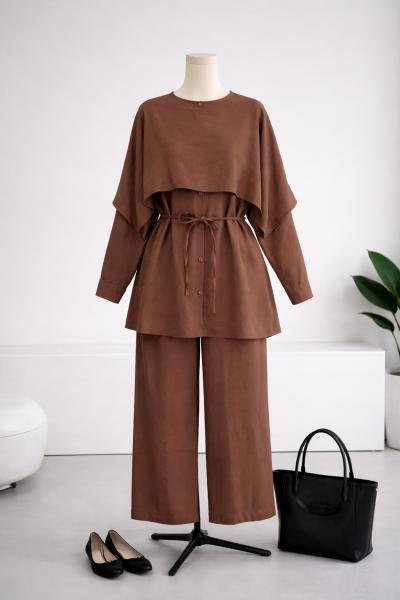 Pelerinli İnce Kuşaklı Pantolonlu Gabardin Takım_Sütlü Kahve