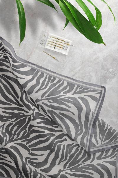 Zebra Desenli Eşarp_Füme Siyah